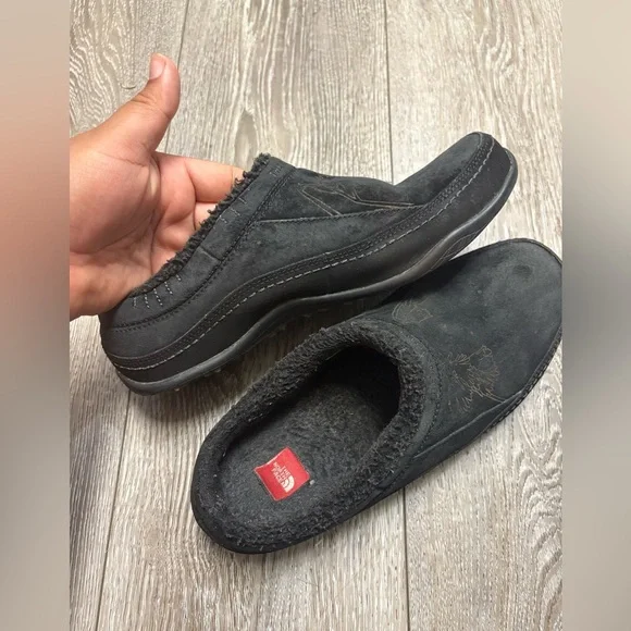 The North Face Black Slip-On Shoes - Picture 5 of 10